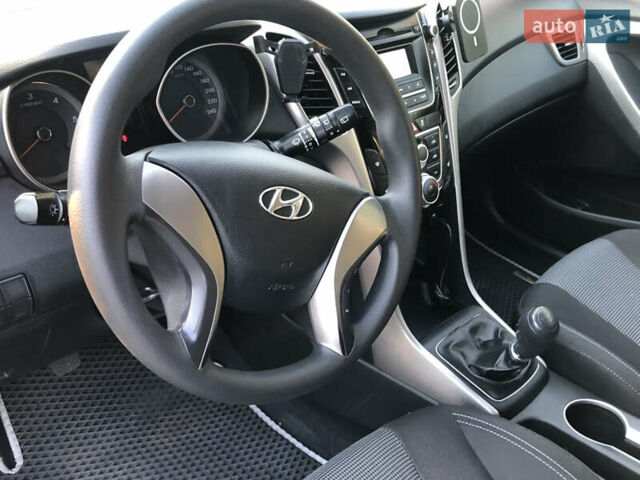 Серый Хендай i30, объемом двигателя 1.4 л и пробегом 223 тыс. км за 9000 $, фото 27 на Automoto.ua
