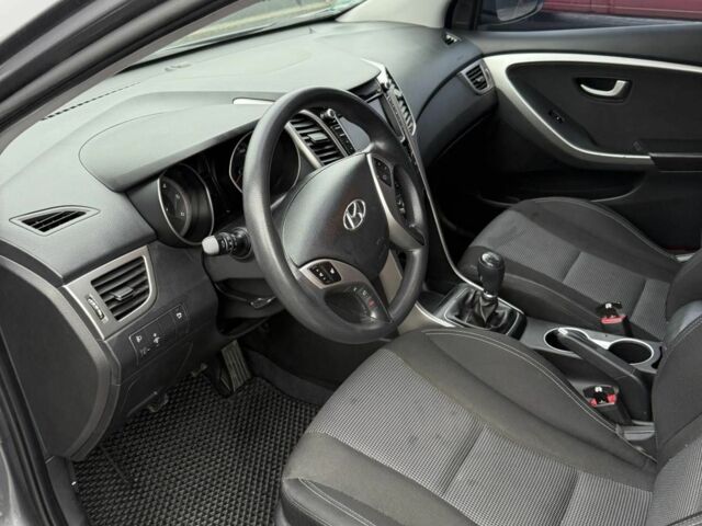 Сірий Хендай i30, об'ємом двигуна 1.4 л та пробігом 214 тис. км за 8500 $, фото 3 на Automoto.ua