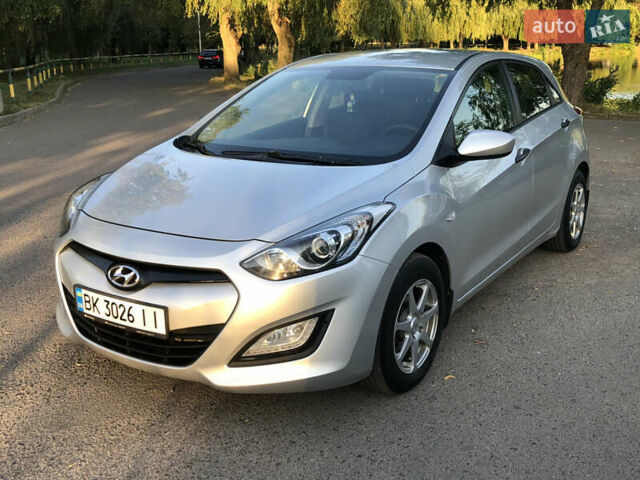 Серый Хендай i30, объемом двигателя 1.4 л и пробегом 223 тыс. км за 9000 $, фото 1 на Automoto.ua