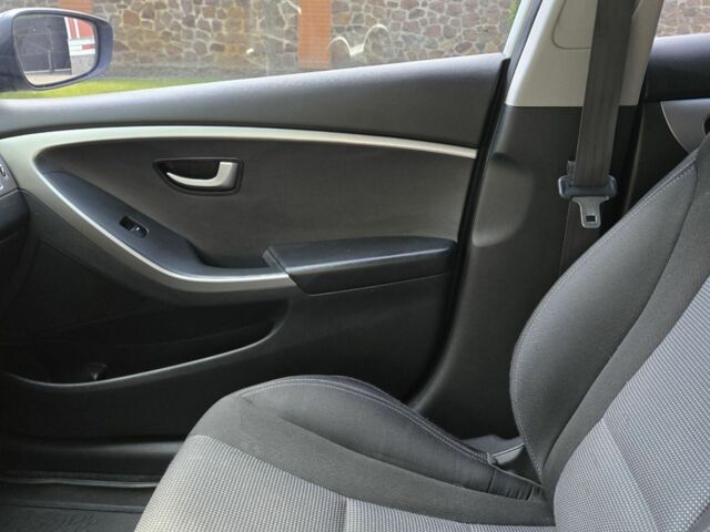 Серый Хендай i30, объемом двигателя 1.6 л и пробегом 146 тыс. км за 10400 $, фото 5 на Automoto.ua