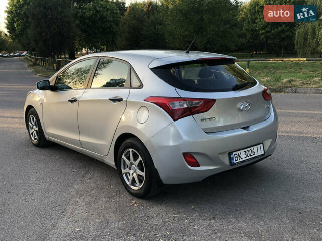 Серый Хендай i30, объемом двигателя 1.4 л и пробегом 223 тыс. км за 9000 $, фото 11 на Automoto.ua