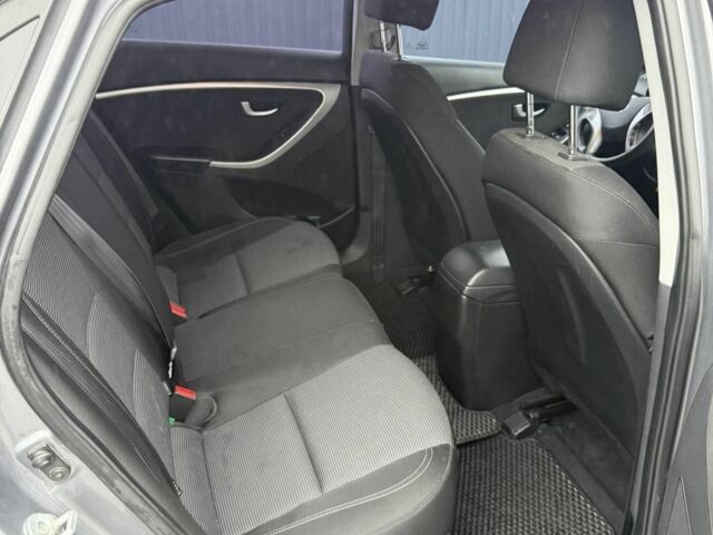 Сірий Хендай i30, об'ємом двигуна 1.4 л та пробігом 214 тис. км за 8500 $, фото 7 на Automoto.ua