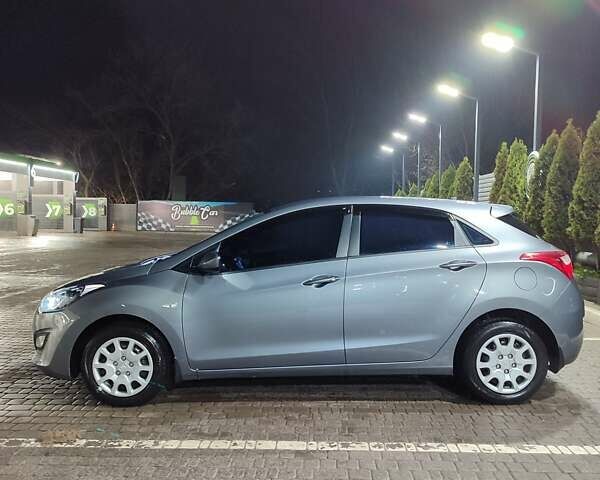 Серый Хендай i30, объемом двигателя 1.4 л и пробегом 82 тыс. км за 8400 $, фото 7 на Automoto.ua