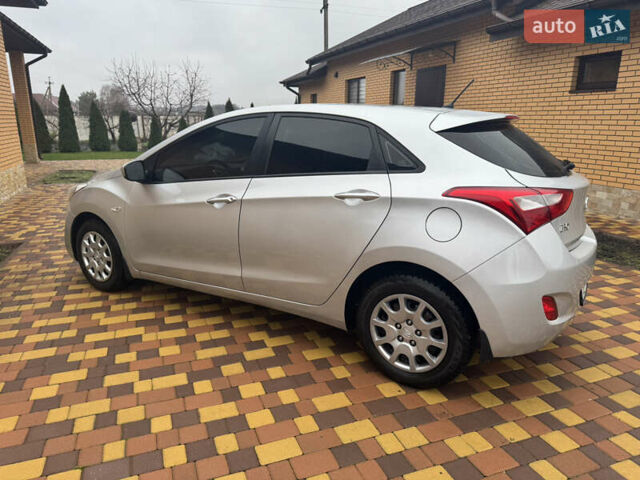 Серый Хендай i30, объемом двигателя 1.59 л и пробегом 133 тыс. км за 10500 $, фото 3 на Automoto.ua