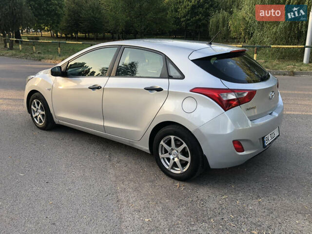 Серый Хендай i30, объемом двигателя 1.4 л и пробегом 223 тыс. км за 9000 $, фото 7 на Automoto.ua