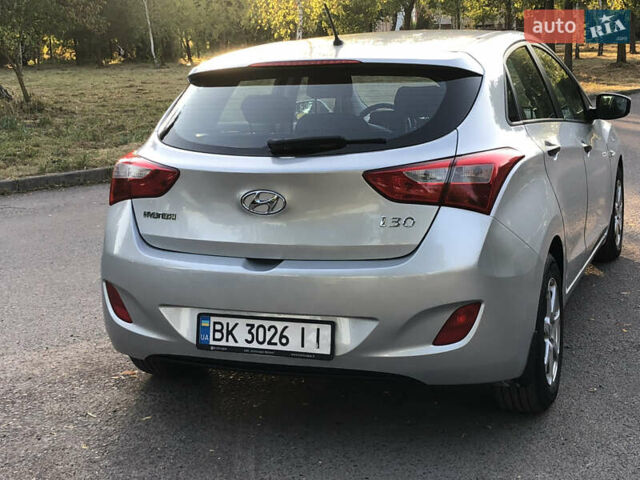 Серый Хендай i30, объемом двигателя 1.4 л и пробегом 223 тыс. км за 9000 $, фото 13 на Automoto.ua