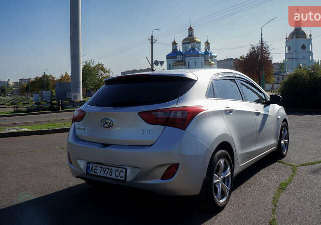 Серый Хендай i30, объемом двигателя 1.4 л и пробегом 207 тыс. км за 8700 $, фото 5 на Automoto.ua