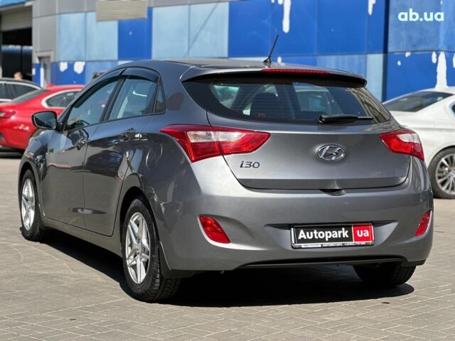 Серый Хендай i30, объемом двигателя 1.4 л и пробегом 76 тыс. км за 9940 $, фото 6 на Automoto.ua