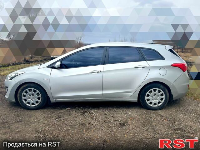 Хендай i30 2013 в Харькове на Automoto.ua Серый Хендай i30, объемом двигателя 1.4 л и пробегом 123 тыс. км за 8500 $, фото 2 на Automoto.ua