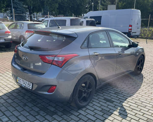 Серый Хендай i30, объемом двигателя 1.4 л и пробегом 182 тыс. км за 6700 $, фото 4 на Automoto.ua