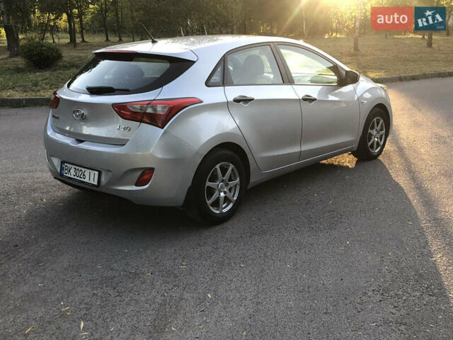 Серый Хендай i30, объемом двигателя 1.4 л и пробегом 223 тыс. км за 9000 $, фото 17 на Automoto.ua