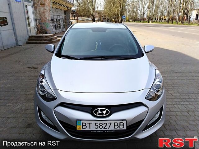 Серый Хендай i30, объемом двигателя 1.4 л и пробегом 86 тыс. км за 9500 $, фото 9 на Automoto.ua