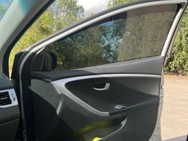 Сірий Хендай i30, об'ємом двигуна 1.4 л та пробігом 207 тис. км за 8500 $, фото 8 на Automoto.ua