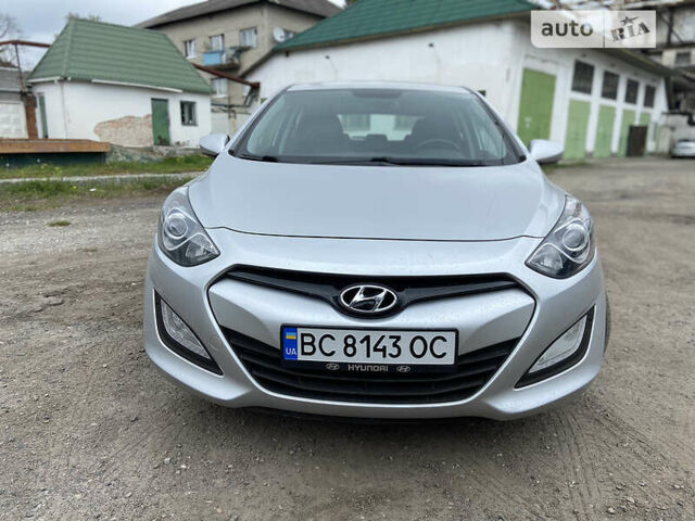 Сірий Хендай i30, об'ємом двигуна 1.4 л та пробігом 195 тис. км за 8999 $, фото 2 на Automoto.ua