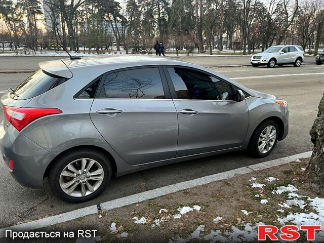 Серый Хендай i30, объемом двигателя 2 л и пробегом 250 тыс. км за 9000 $, фото 2 на Automoto.ua