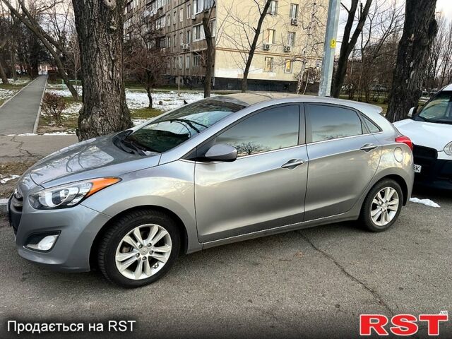 Серый Хендай i30, объемом двигателя 2 л и пробегом 250 тыс. км за 9000 $, фото 1 на Automoto.ua