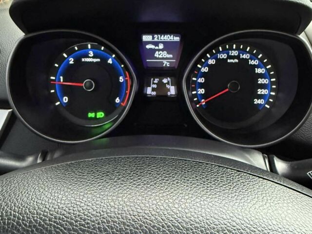 Сірий Хендай i30, об'ємом двигуна 1.4 л та пробігом 214 тис. км за 8500 $, фото 2 на Automoto.ua