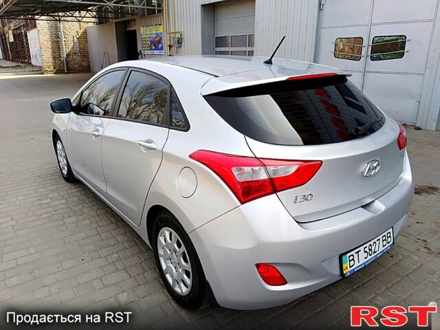 Серый Хендай i30, объемом двигателя 1.4 л и пробегом 86 тыс. км за 9500 $, фото 3 на Automoto.ua