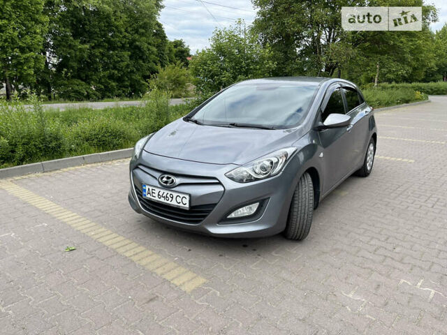 Сірий Хендай i30, об'ємом двигуна 1.4 л та пробігом 132 тис. км за 9450 $, фото 1 на Automoto.ua