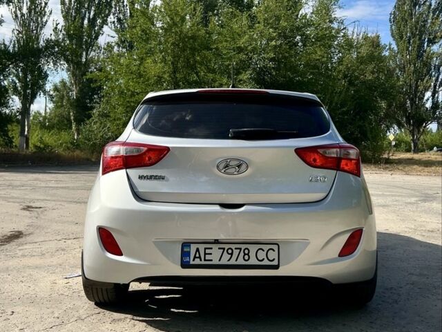 Сірий Хендай i30, об'ємом двигуна 1.4 л та пробігом 207 тис. км за 8500 $, фото 3 на Automoto.ua