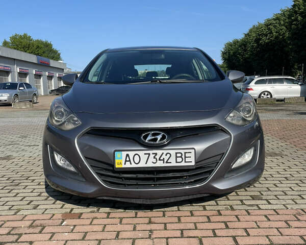 Серый Хендай i30, объемом двигателя 1.4 л и пробегом 182 тыс. км за 6700 $, фото 10 на Automoto.ua