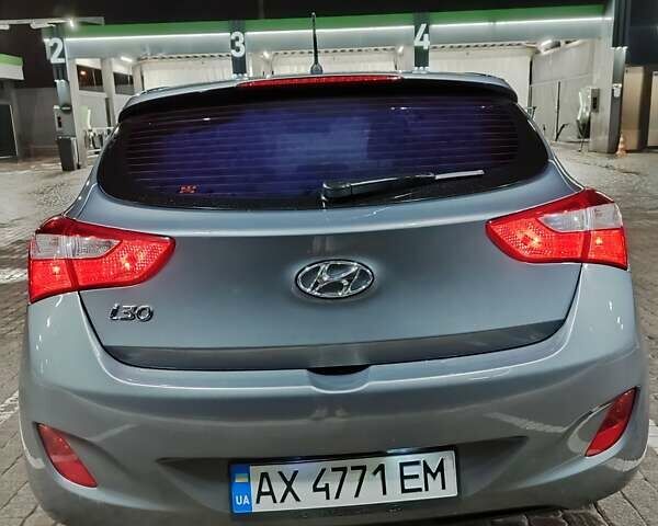 Серый Хендай i30, объемом двигателя 1.4 л и пробегом 82 тыс. км за 8400 $, фото 5 на Automoto.ua