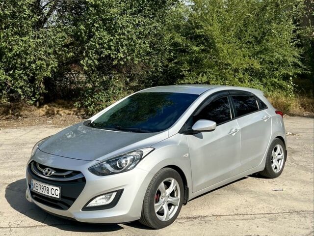 Сірий Хендай i30, об'ємом двигуна 1.4 л та пробігом 207 тис. км за 8500 $, фото 1 на Automoto.ua