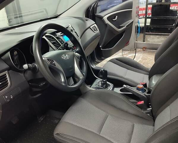 Серый Хендай i30, объемом двигателя 1.4 л и пробегом 82 тыс. км за 8400 $, фото 8 на Automoto.ua