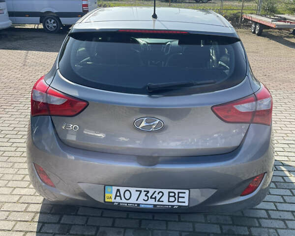 Серый Хендай i30, объемом двигателя 1.4 л и пробегом 182 тыс. км за 6700 $, фото 14 на Automoto.ua