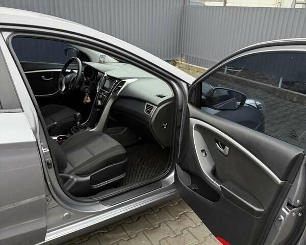 Серый Хендай i30, объемом двигателя 1.4 л и пробегом 214 тыс. км за 8500 $, фото 14 на Automoto.ua