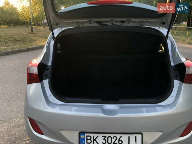 Серый Хендай i30, объемом двигателя 1.4 л и пробегом 223 тыс. км за 9000 $, фото 33 на Automoto.ua