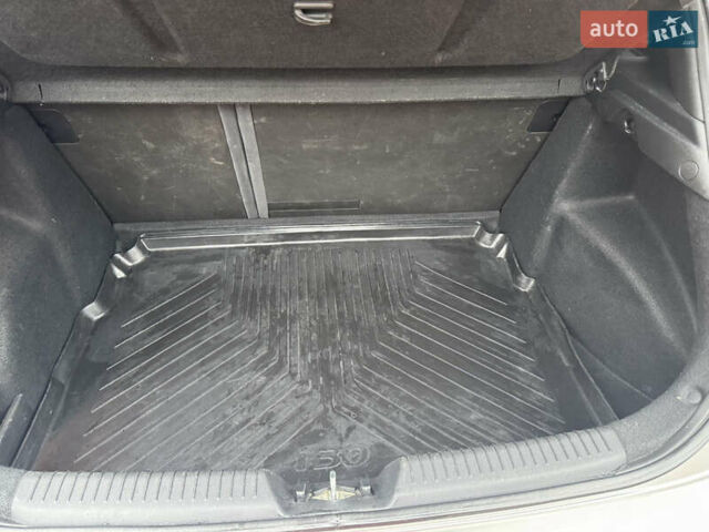 Серый Хендай i30, объемом двигателя 1.59 л и пробегом 133 тыс. км за 10500 $, фото 13 на Automoto.ua