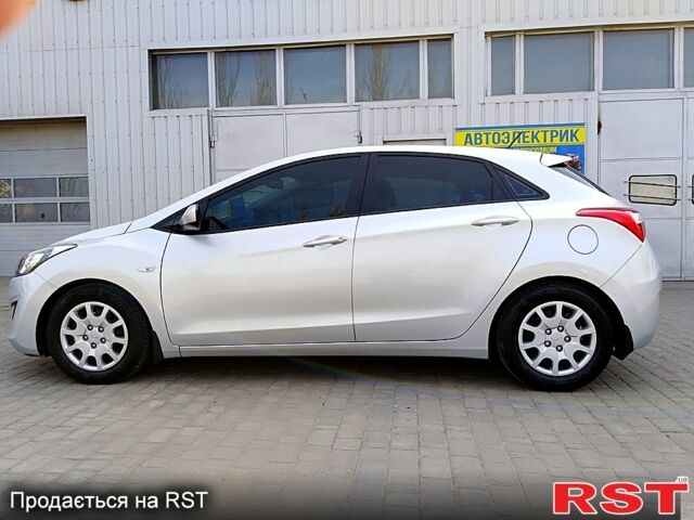Серый Хендай i30, объемом двигателя 1.4 л и пробегом 86 тыс. км за 9500 $, фото 2 на Automoto.ua