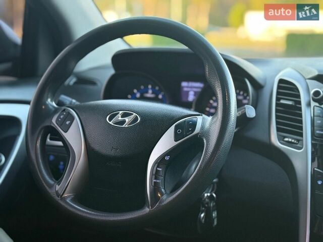 Сірий Хендай i30, об'ємом двигуна 1.4 л та пробігом 319 тис. км за 7999 $, фото 30 на Automoto.ua