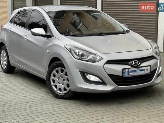 Серый Хендай i30, объемом двигателя 1.59 л и пробегом 133 тыс. км за 10500 $, фото 2 на Automoto.ua