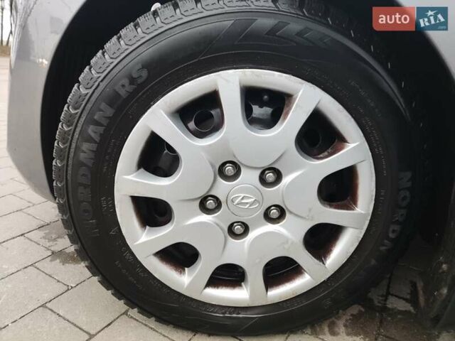 Серый Хендай i30, объемом двигателя 1.4 л и пробегом 77 тыс. км за 9100 $, фото 18 на Automoto.ua
