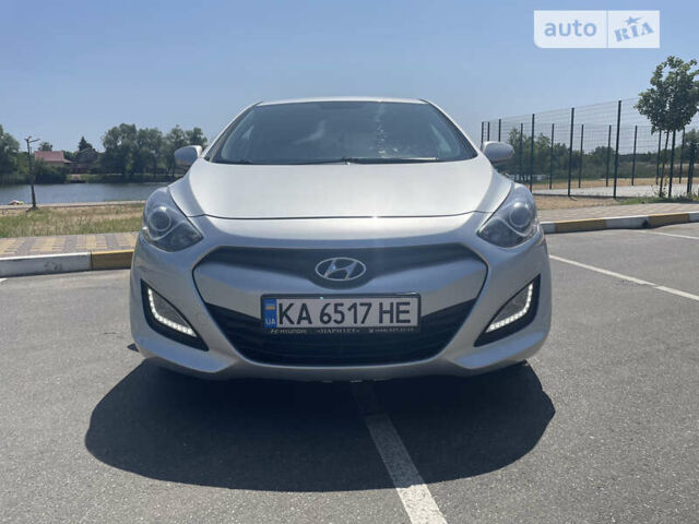 Сірий Хендай i30, об'ємом двигуна 1.4 л та пробігом 148 тис. км за 8600 $, фото 25 на Automoto.ua