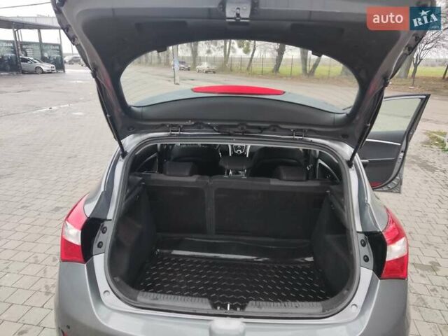 Серый Хендай i30, объемом двигателя 1.4 л и пробегом 77 тыс. км за 9100 $, фото 8 на Automoto.ua