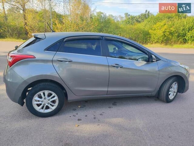 Сірий Хендай i30, об'ємом двигуна 1.58 л та пробігом 150 тис. км за 11200 $, фото 1 на Automoto.ua