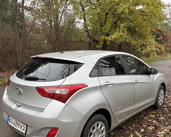 Серый Хендай i30, объемом двигателя 1.4 л и пробегом 161 тыс. км за 6900 $, фото 4 на Automoto.ua