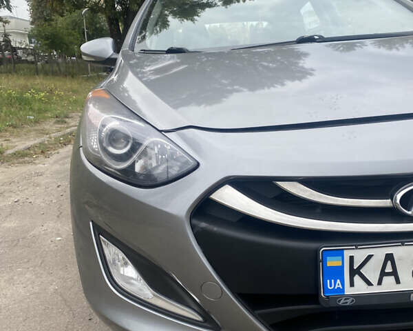 Серый Хендай i30, объемом двигателя 2 л и пробегом 179 тыс. км за 11000 $, фото 6 на Automoto.ua
