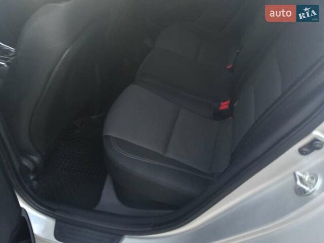 Серый Хендай i30, объемом двигателя 1.4 л и пробегом 260 тыс. км за 7800 $, фото 1 на Automoto.ua