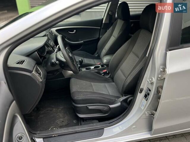 Серый Хендай i30, объемом двигателя 1.4 л и пробегом 203 тыс. км за 8500 $, фото 15 на Automoto.ua