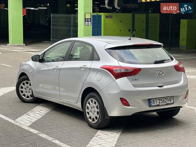 Серый Хендай i30, объемом двигателя 1.4 л и пробегом 203 тыс. км за 8500 $, фото 1 на Automoto.ua