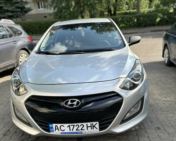 Серый Хендай i30, объемом двигателя 1.4 л и пробегом 241 тыс. км за 8000 $, фото 1 на Automoto.ua