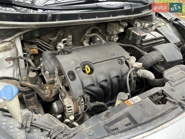 Серый Хендай i30, объемом двигателя 1.4 л и пробегом 161 тыс. км за 6900 $, фото 7 на Automoto.ua