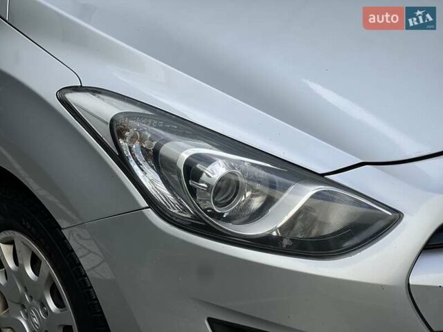 Серый Хендай i30, объемом двигателя 1.4 л и пробегом 203 тыс. км за 8500 $, фото 12 на Automoto.ua