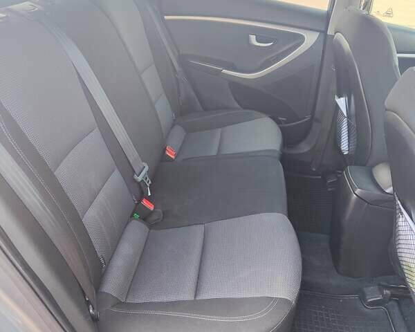 Сірий Хендай i30, об'ємом двигуна 1.58 л та пробігом 150 тис. км за 11200 $, фото 8 на Automoto.ua