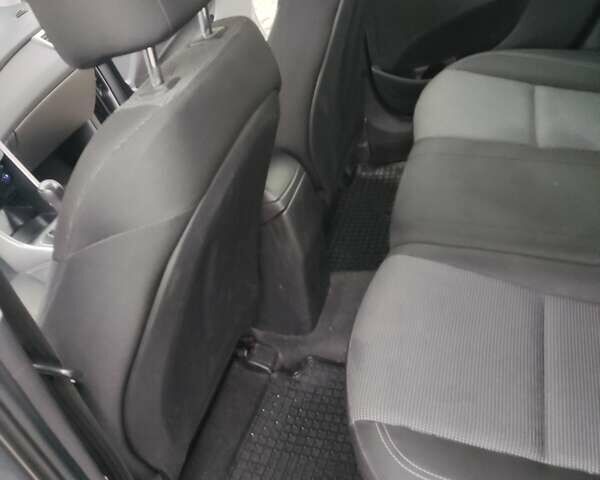 Серый Хендай i30, объемом двигателя 1.4 л и пробегом 77 тыс. км за 9100 $, фото 20 на Automoto.ua