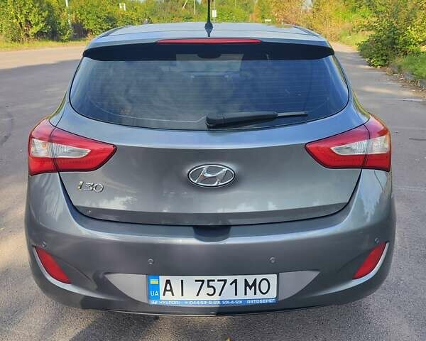 Сірий Хендай i30, об'ємом двигуна 1.58 л та пробігом 150 тис. км за 11200 $, фото 2 на Automoto.ua